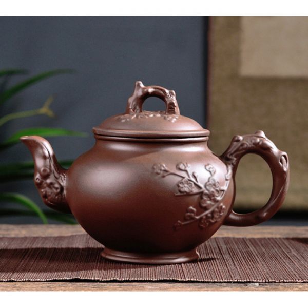 Чайник "Цветок сливы" красный глиняный 750 мл.