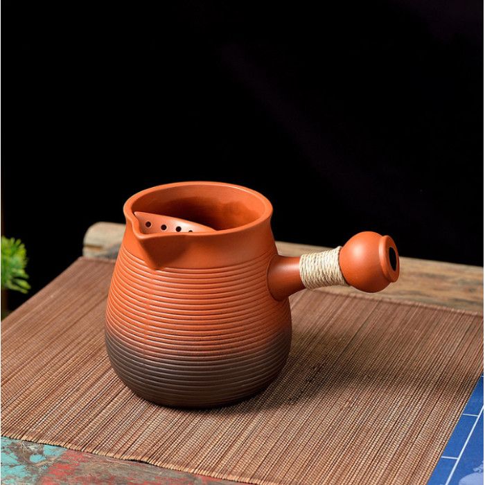 Чахай с боковой ручкой большой Красный 650 мл.