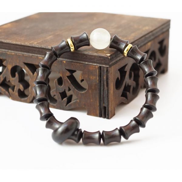 Чотки - браслет Чорне дерево + Нефрит 8 мм 17 бусин