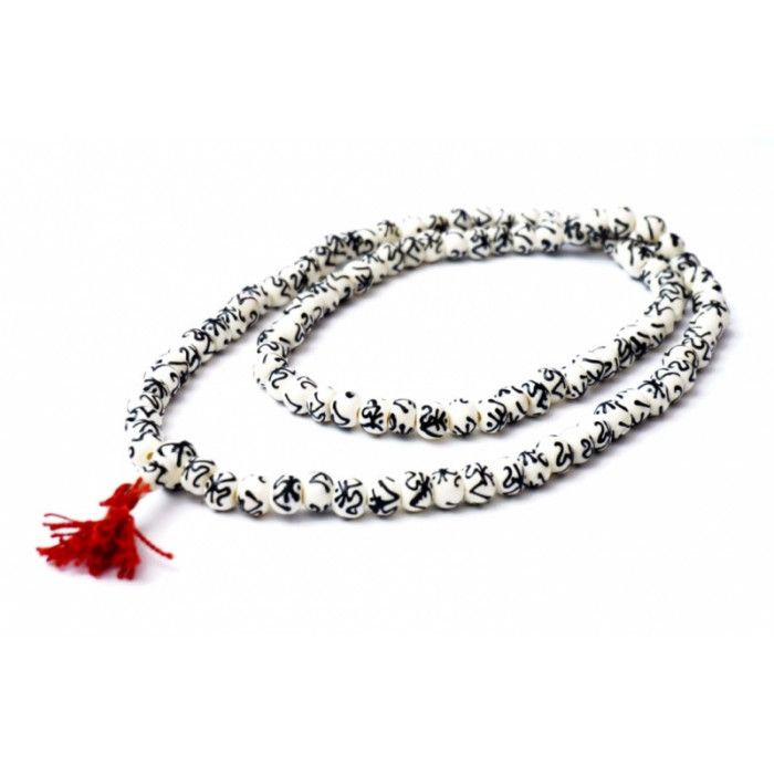 Чотки з кістки ОМ Санскрит білі + чорний малюнок 10 мм.