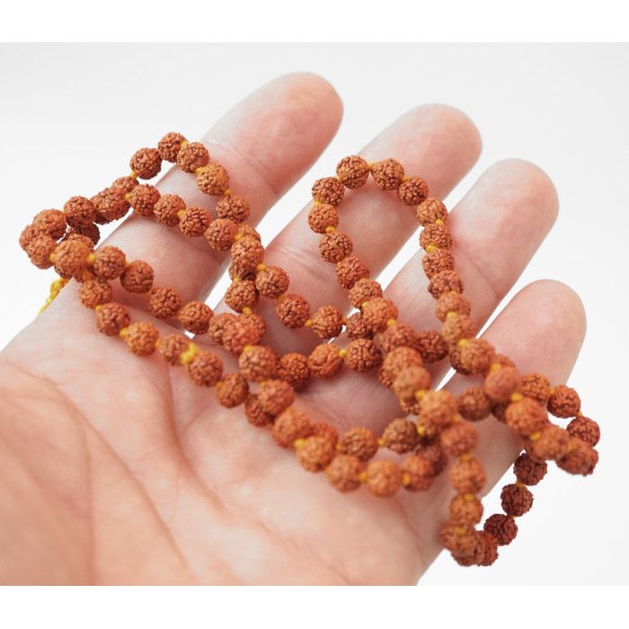 Чотки з Рудракші перев'язані фарбовані 6 мм. 108 намистин