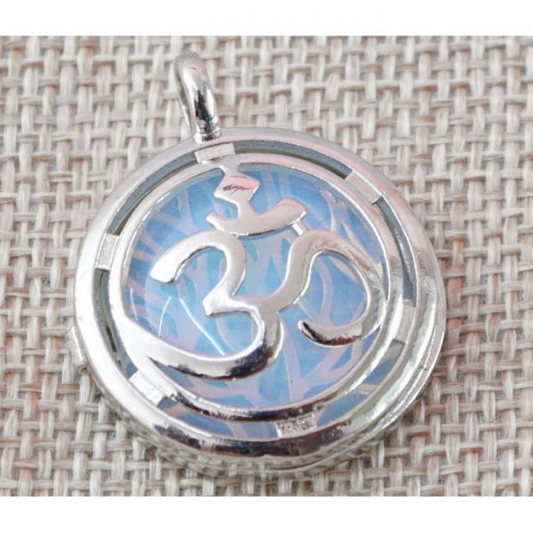 Кулон "Ом", що відкривається, вставка Флюорит