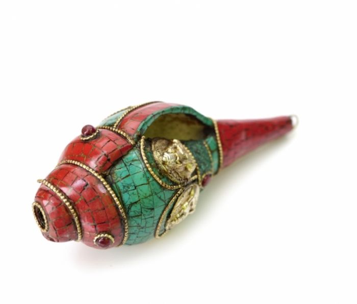 Шанкха раковина - горн інкрустована камінням